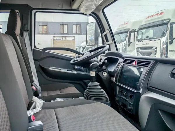 Бортовой грузовик с КМУ                                                         XCMG                                                     DONGFENG C120L
