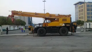 Самоходный кран KATO KR-25H-V
