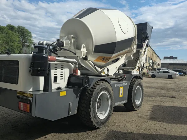 Бетоносмеситель с самозагрузкой YNIX QGMC6000 (24 м3/час)