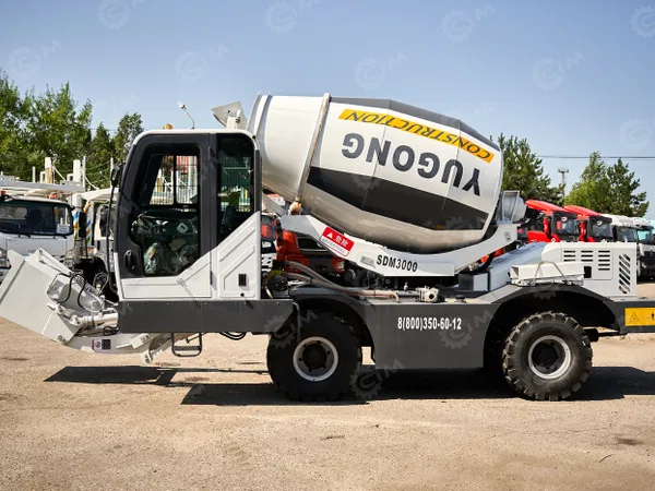 Самозагружающий самоходный бетоносмеситель YUGONG SDM3000