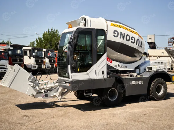 Самозагружающий самоходный бетоносмеситель YUGONG SDM3000