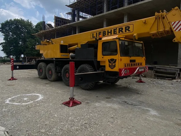 Автокран Liebherr LTM 1055-4/S