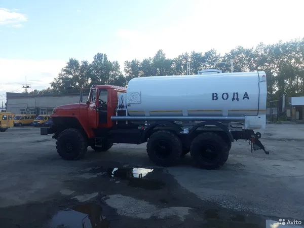 Автоцистерна УРАЛ 5557 АЦПТ-10