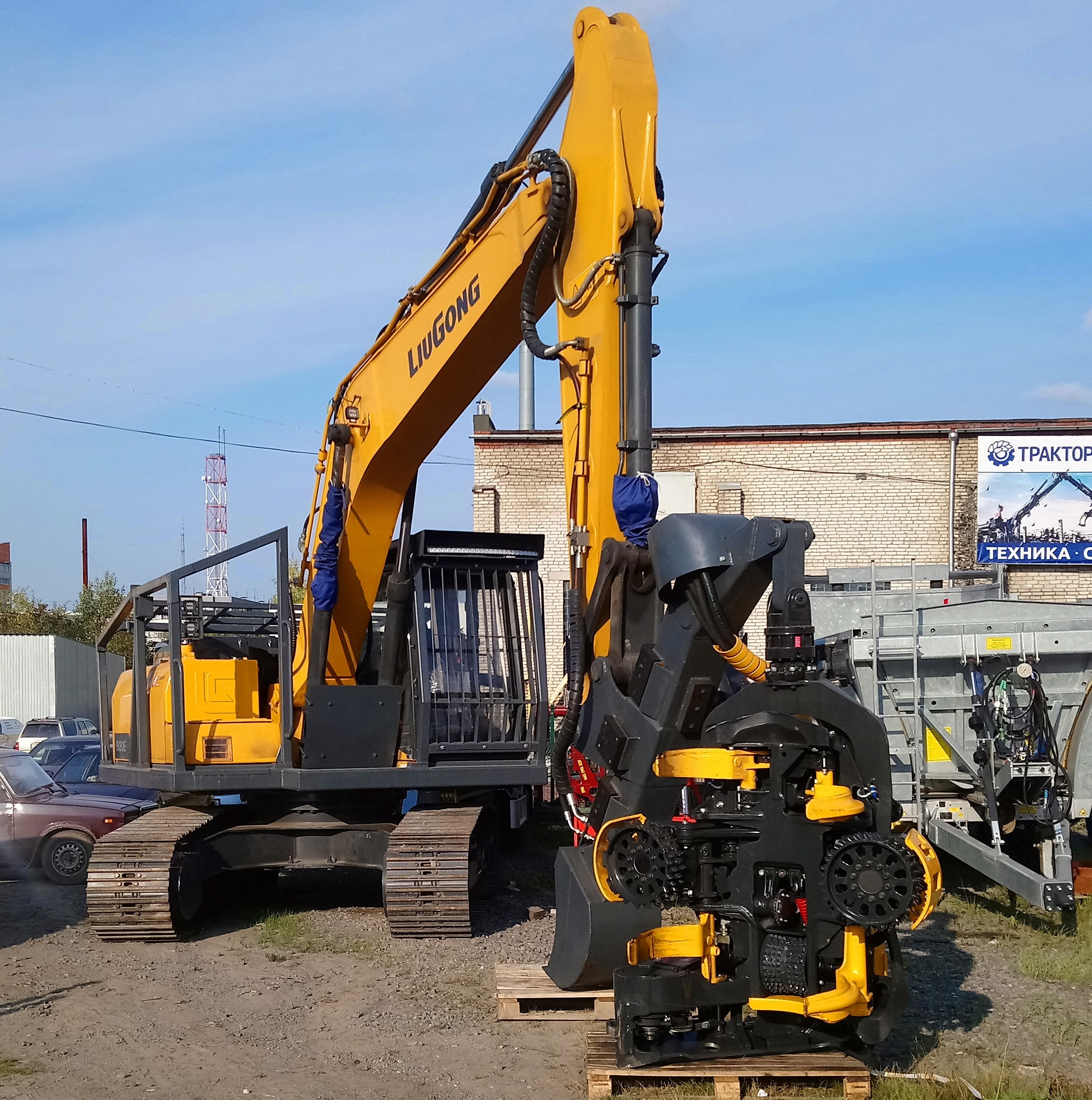 Гусеничный харвестер Liugong CLG 922E