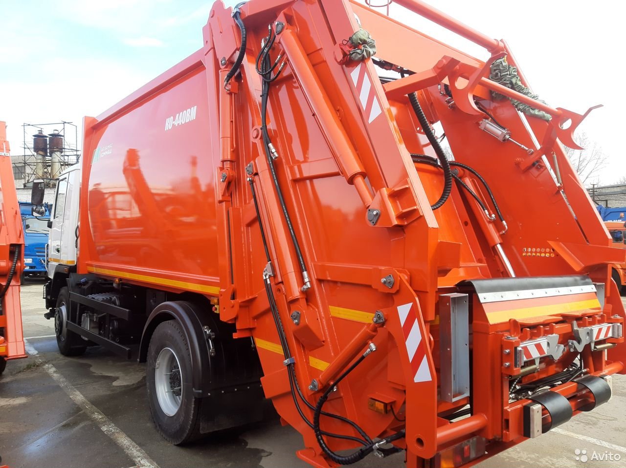 Мусоровоз КОММАШ Арзамас КО-440ВМ на шасси МАЗ 5340