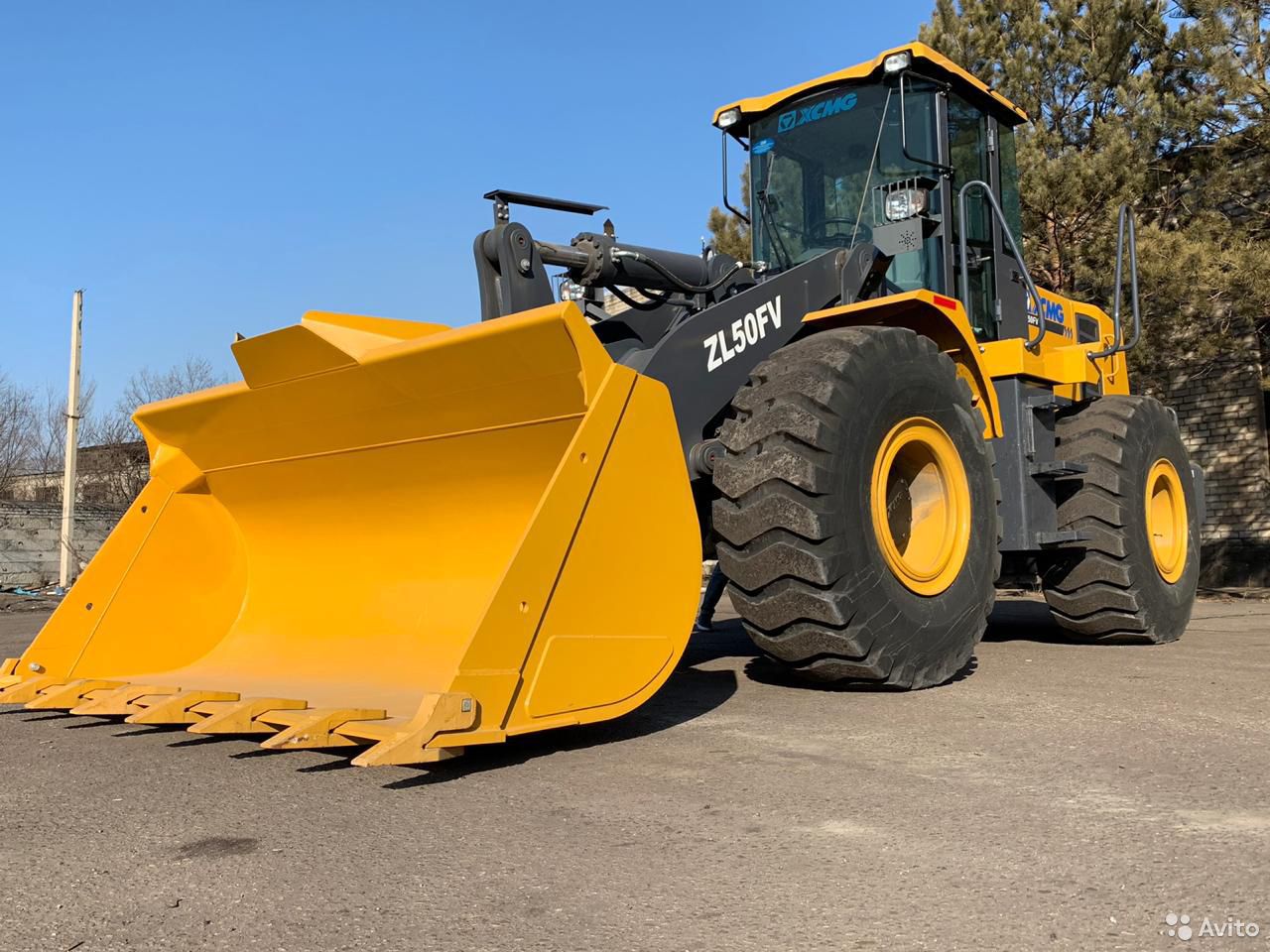 Фронтальный погрузчик XCMG ZL30FV